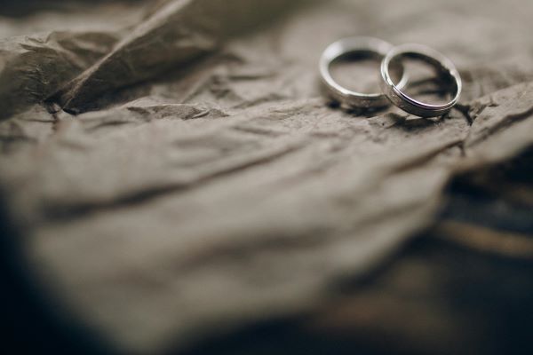 Quel cadeau offrir pour des noces d’argent ? 4 Noces d'argent : célébrer 25 ans d'amour avec un bijou en argent